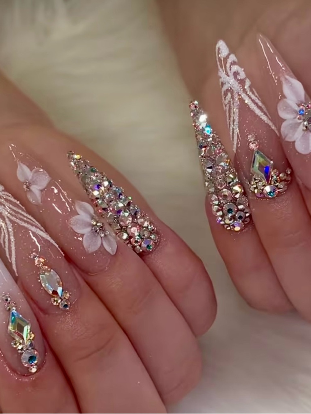 [JUST IN] Rhinestone Floral Pink Press-On Nails - Glam Stiletto Set - Picture 3 of 7